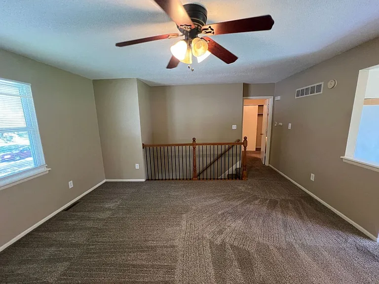 201 NE Westwind Dr #A — Photo 4