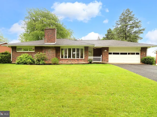 120 W Clearview Ave, State College, PA 16803