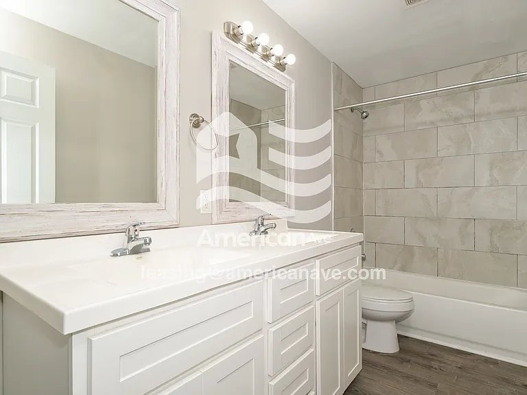 189613_008_main_bathroom_9.jpg