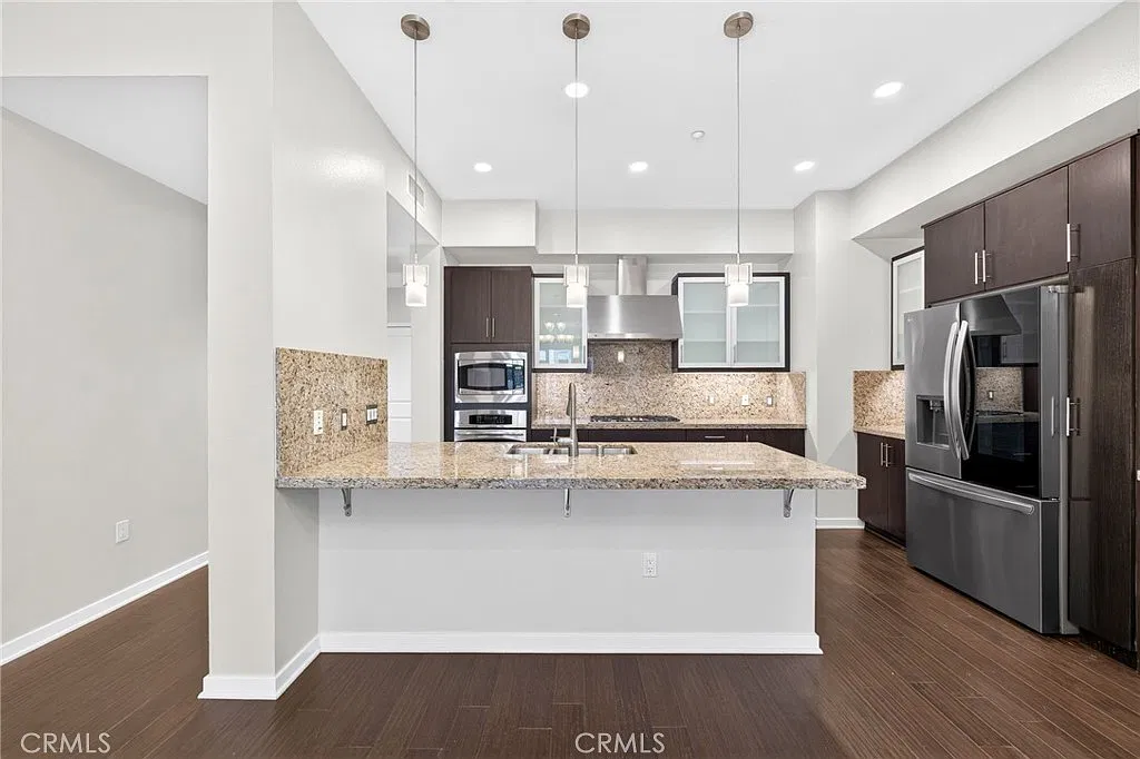 2 bed, 1474 sqft, $4,200 — Photo 1