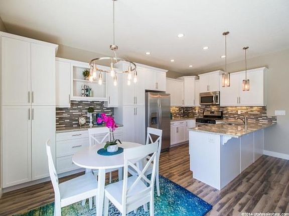 4th image of 488 E Windy Garden Ln