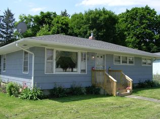 11903 Maple Ave, Hebron, IL 60034