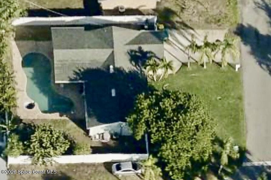 2nd image of 2105 Todd Ln