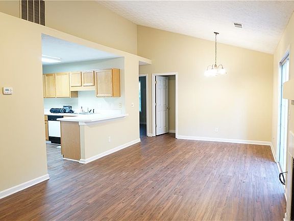 4th image of 1327 Parkside Club Dr