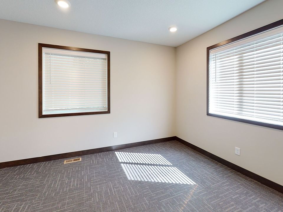 2nd image of 1018 18th Ave SE #1