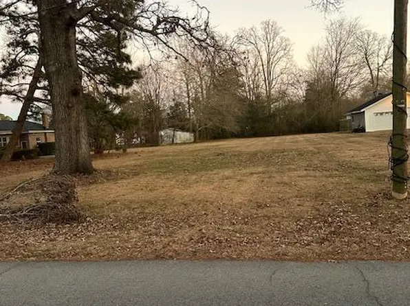 109 N New Street, Whitakers, NC 27891