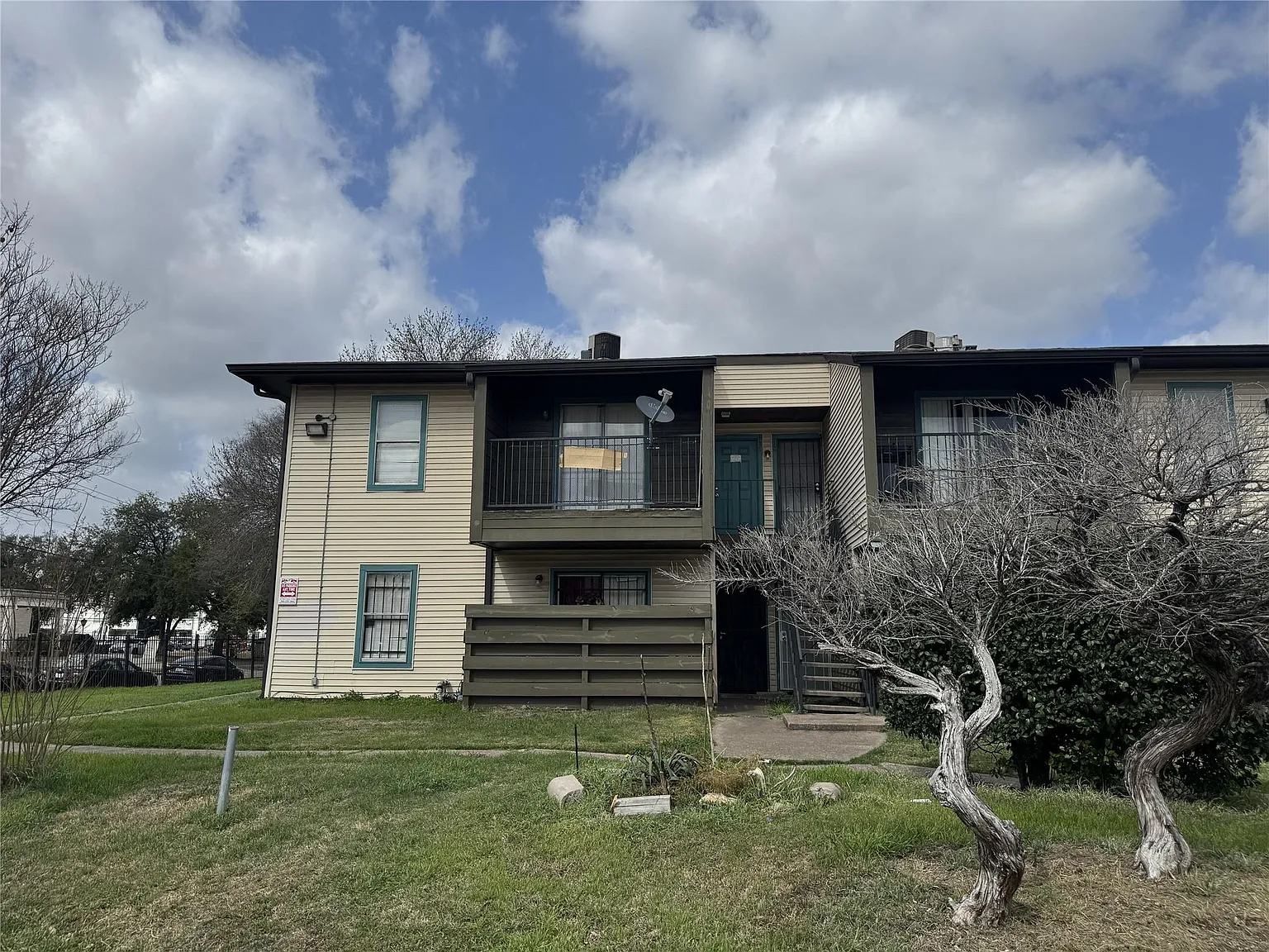 1 bed, 1.0 bath, 712 sqft, $900 — Photo 2