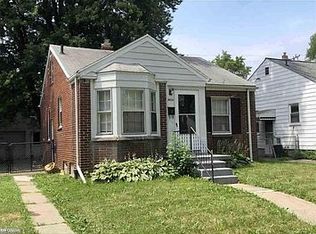 19154 Kenosha St, Harper Woods, MI 48225