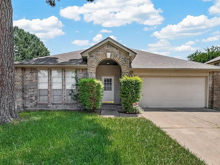 22619 Old Church Ln — Photo 1