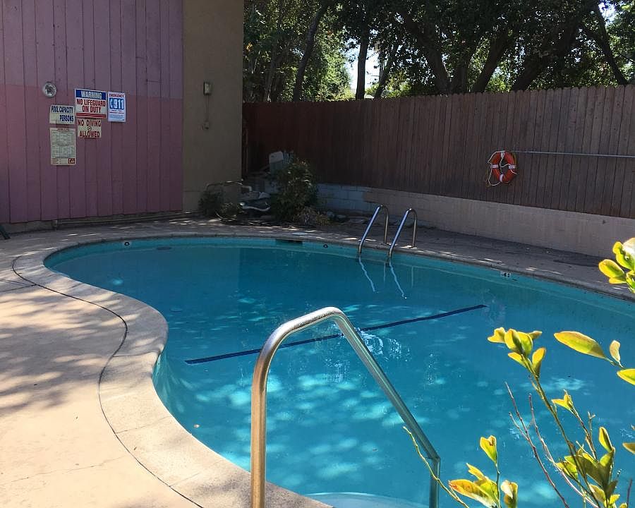 1st image of 1721 Oxley St APT 4