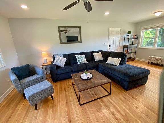 3rd image of 113 Forest Dr