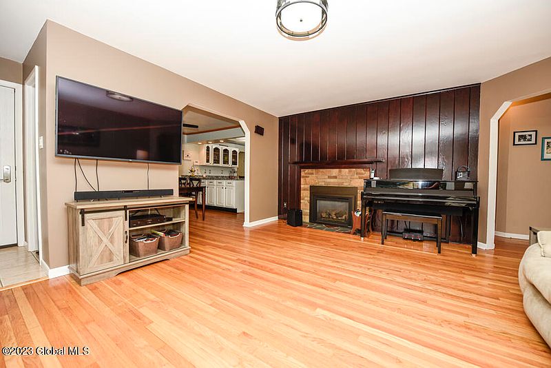 5th image of 38 Norwood Street