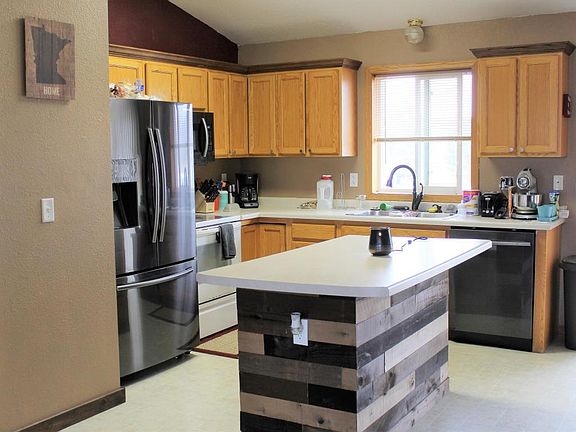 4th image of 114 Birch Ave