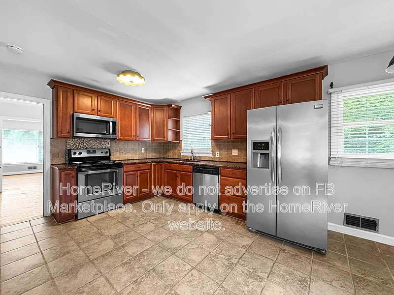 3 bed, 2.0 bath, 1618 sqft, $1,800 — Photo 2