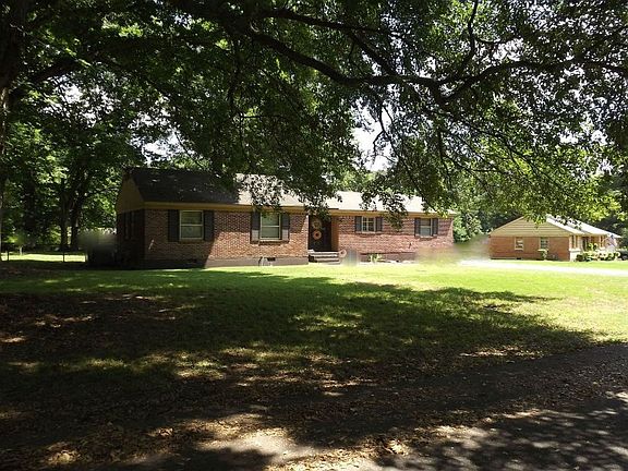 3rd image of 484 Sullivan Dr