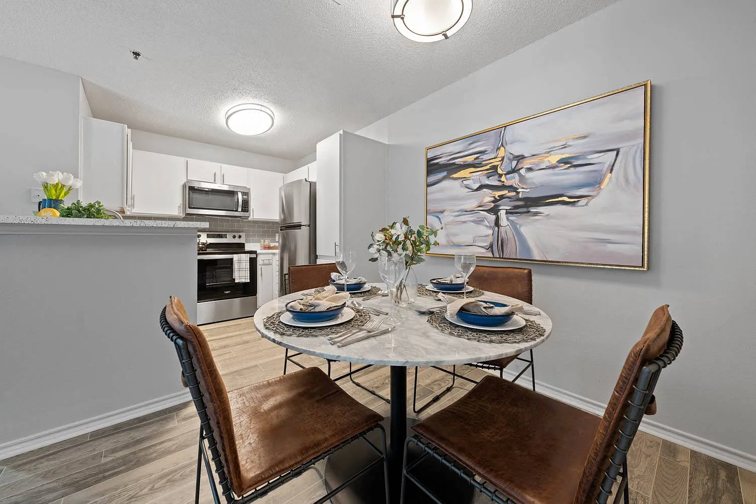 Somerset Apartments — Photo 3