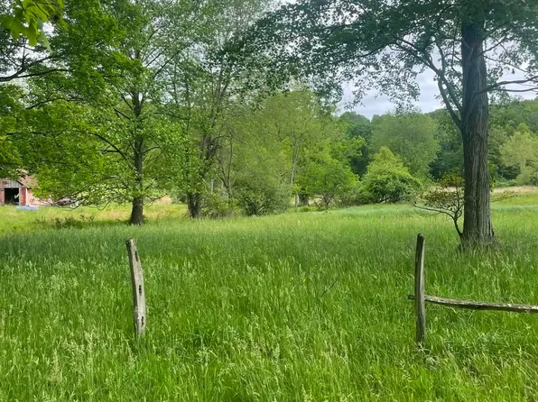 96 Rock Lake Rd, Fairmont, WV 26554