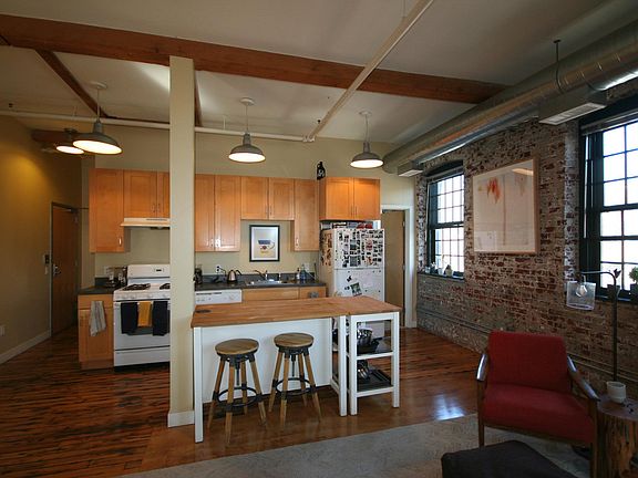 4th image of 304 Pearl St Unit 201