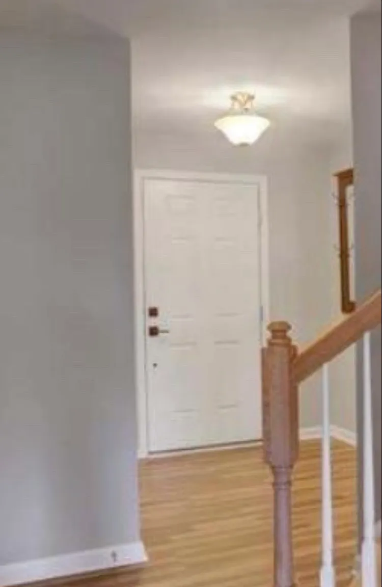 3 bed, 2200 sqft, $2,100 — Photo 3
