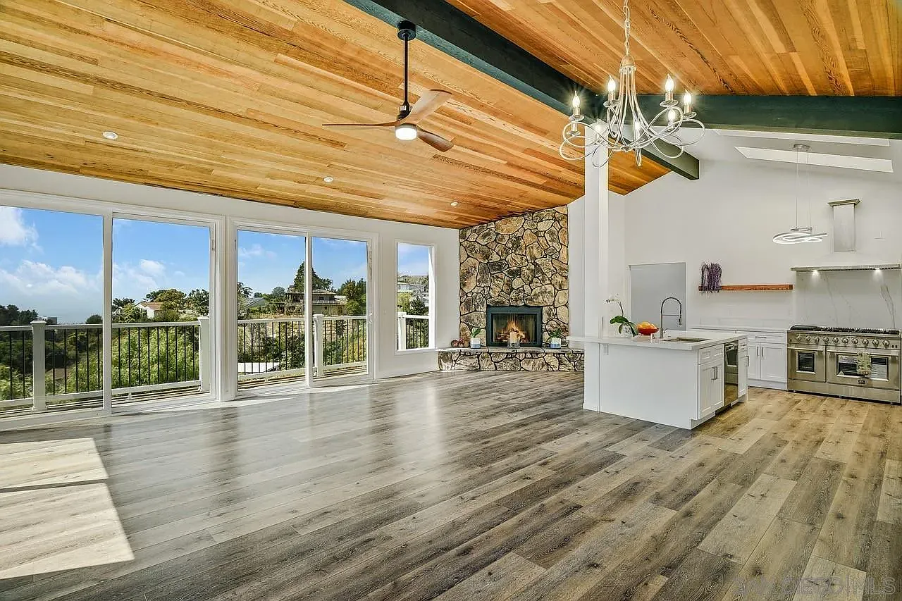 3 bed, 3.5 bath, 2685 sqft, $15,580 — Photo 4