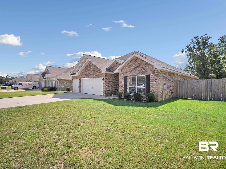 1st image of 3369 Woodlands Dr