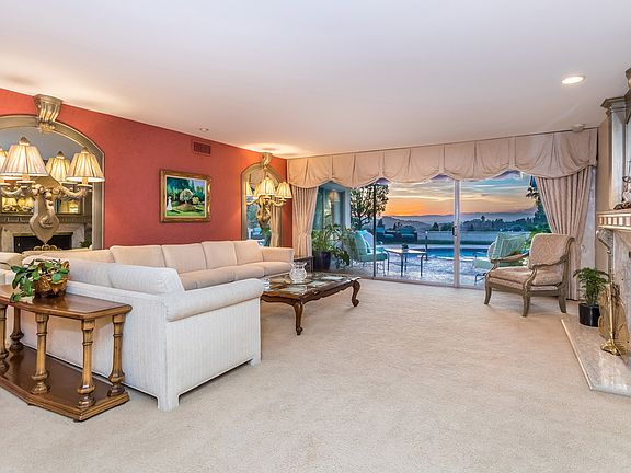 3rd image of 3205 Dona Emilia Dr