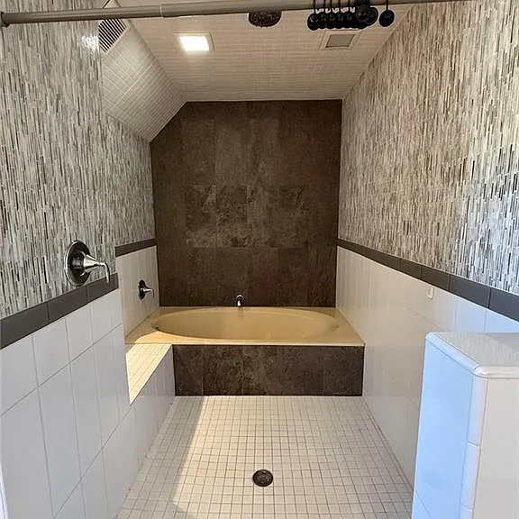 4225 Friar Tuck Ln — Photo 14