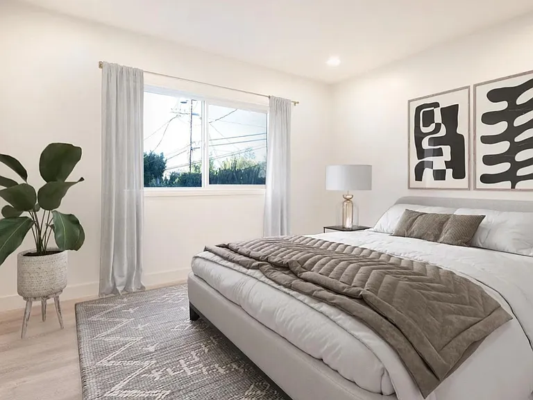 1540 S Orange Grove Ave #2 — Photo 3