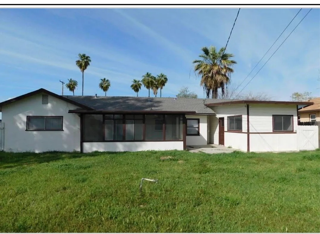 Building Photo - 1113 E Acacia Ave