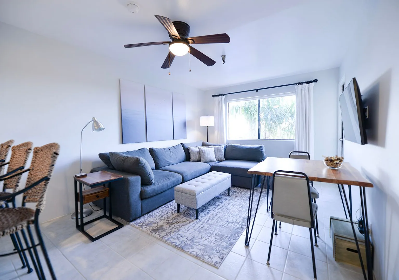 Fully Furnished 1 bedroom Oceanview unit!! — Photo 1