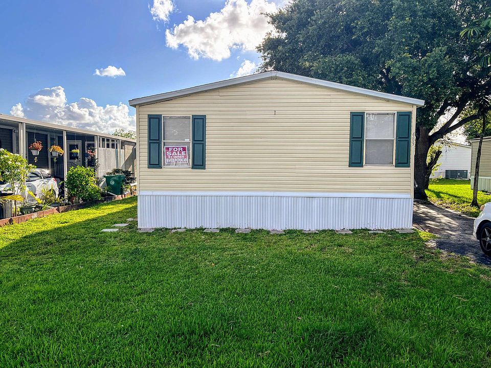 1st image of 489 SW 126th Ave #289