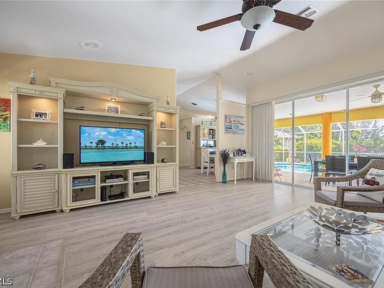 4123 SW 26th Pl — Photo 16