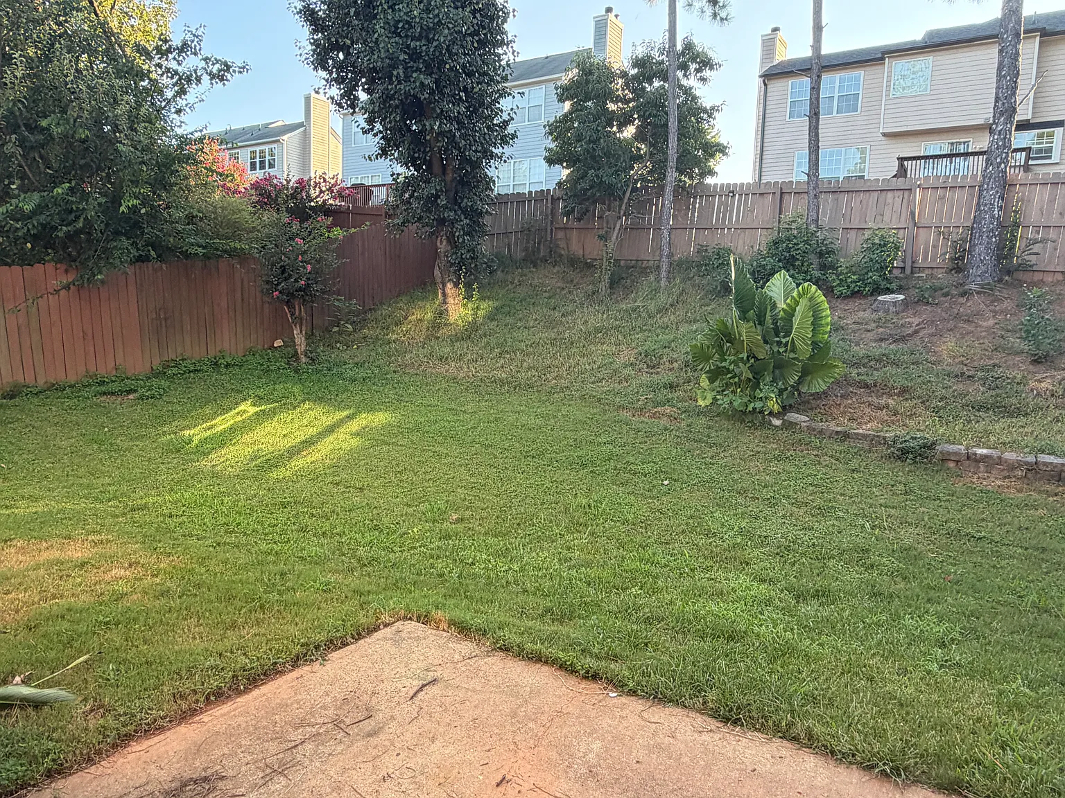 4 bed, 2.5 bath, 2328 sqft, $2,490 — Photo 2