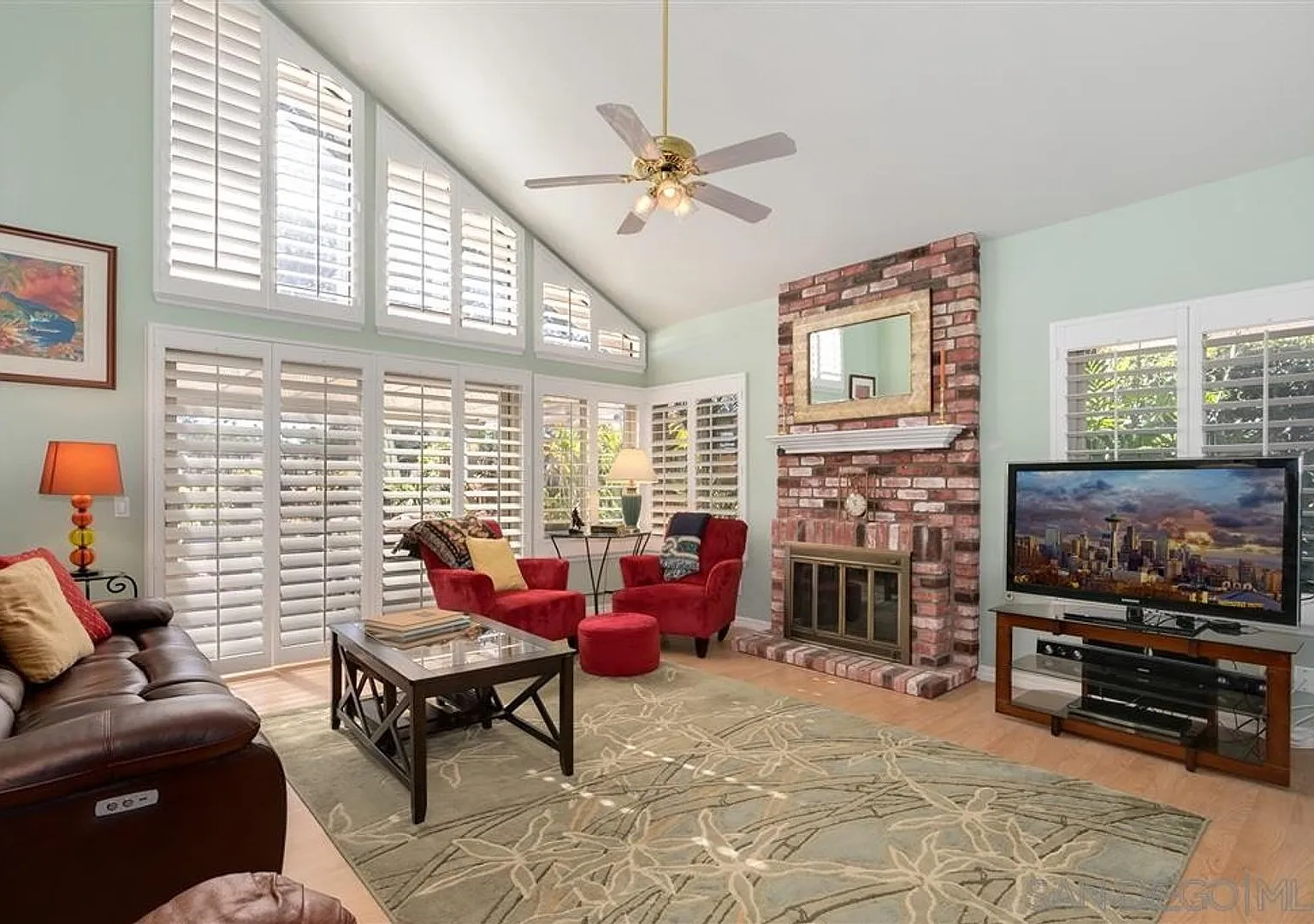 Beautiful 3-Bedroom Home Near Shadowridge Golf Course — Photo 2