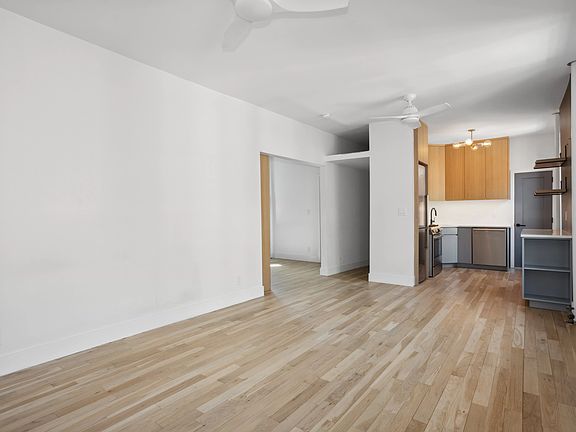 5th image of 214 Mulberry St #4CD