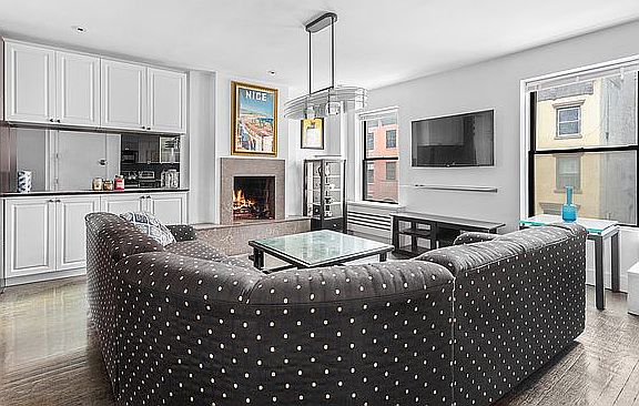 3rd image of 250 E 32nd St #3-4