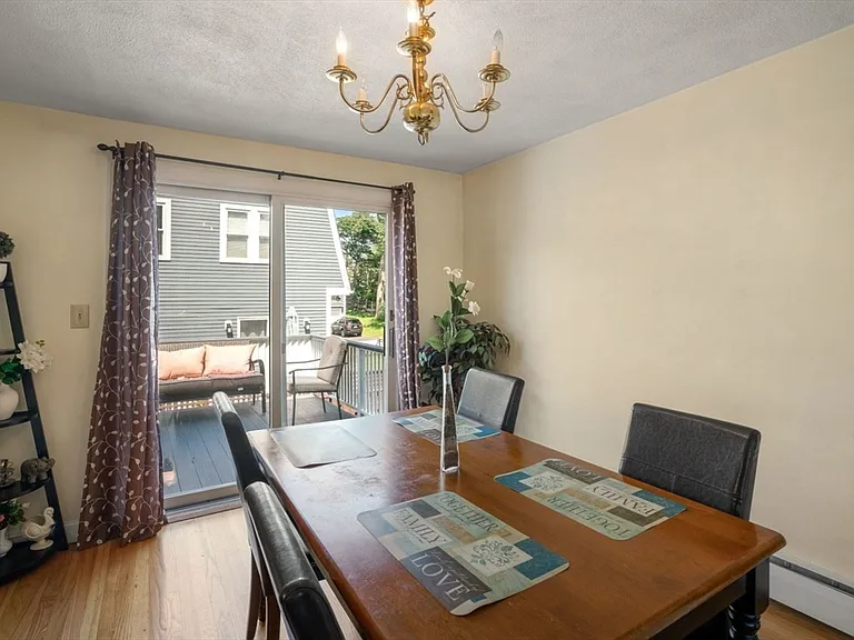 42 Rockland Ave — Photo 11