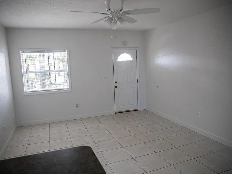 127 1st Ave S #10 — Photo 11