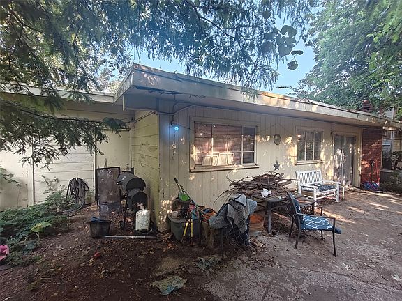 4th image of 866 N Union Pl