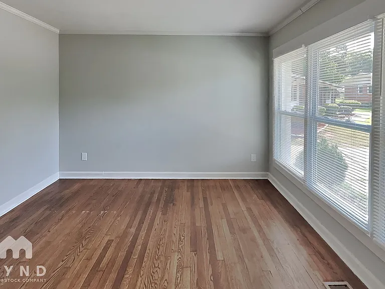 6143 Castle Ct — Photo 7