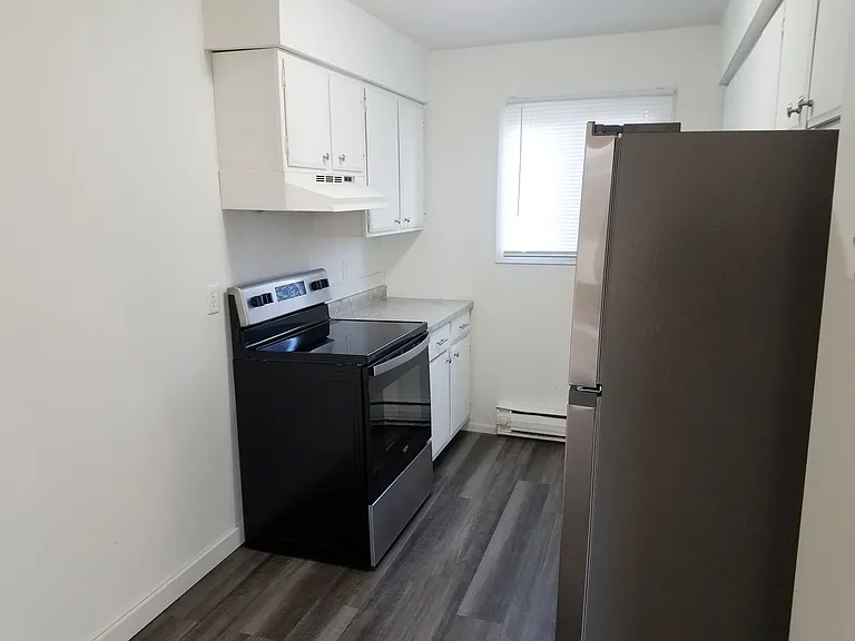 1438 Rose St — Photo 5