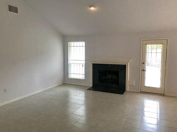 5th image of 2107 Glen Knoll Dr