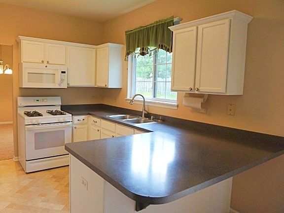 5th image of 153 Brookwood Ln