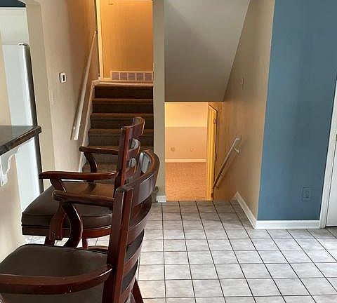 Main floor entry and breakfast bar