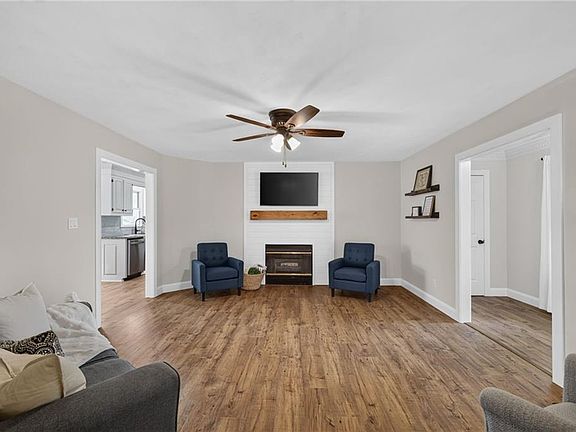3rd image of 804 Greenspring Ct