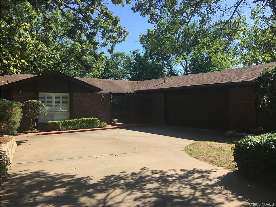 1st image of 2403 Foliage Dr