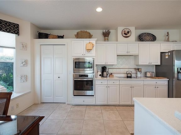 5th image of 3280 Hamlet Dr APT 4-2