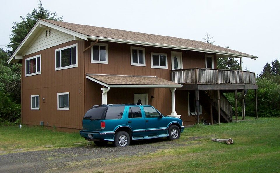 1st image of 109 Gull St NW