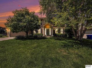 8216 S 101st St, La Vista, NE 68128