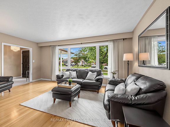 3rd image of 793 Netherton Cres